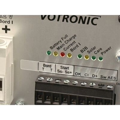 Votronic VBCS 60/40/800 Triple HV CI 3272 – 60A B2B-Ladewandler, 40A Netzladegerät & 800Wp MPPT-Solarladeregler
